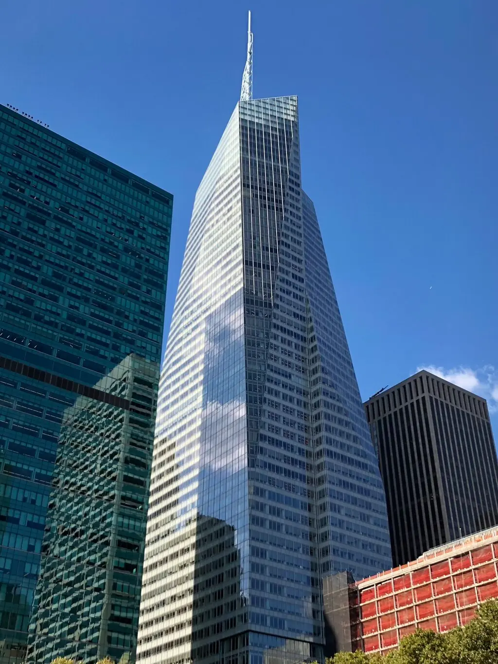 10 Tallest Buildings in New York City (2025) Bank of America tower is located in Midtown Manhattan, New York City