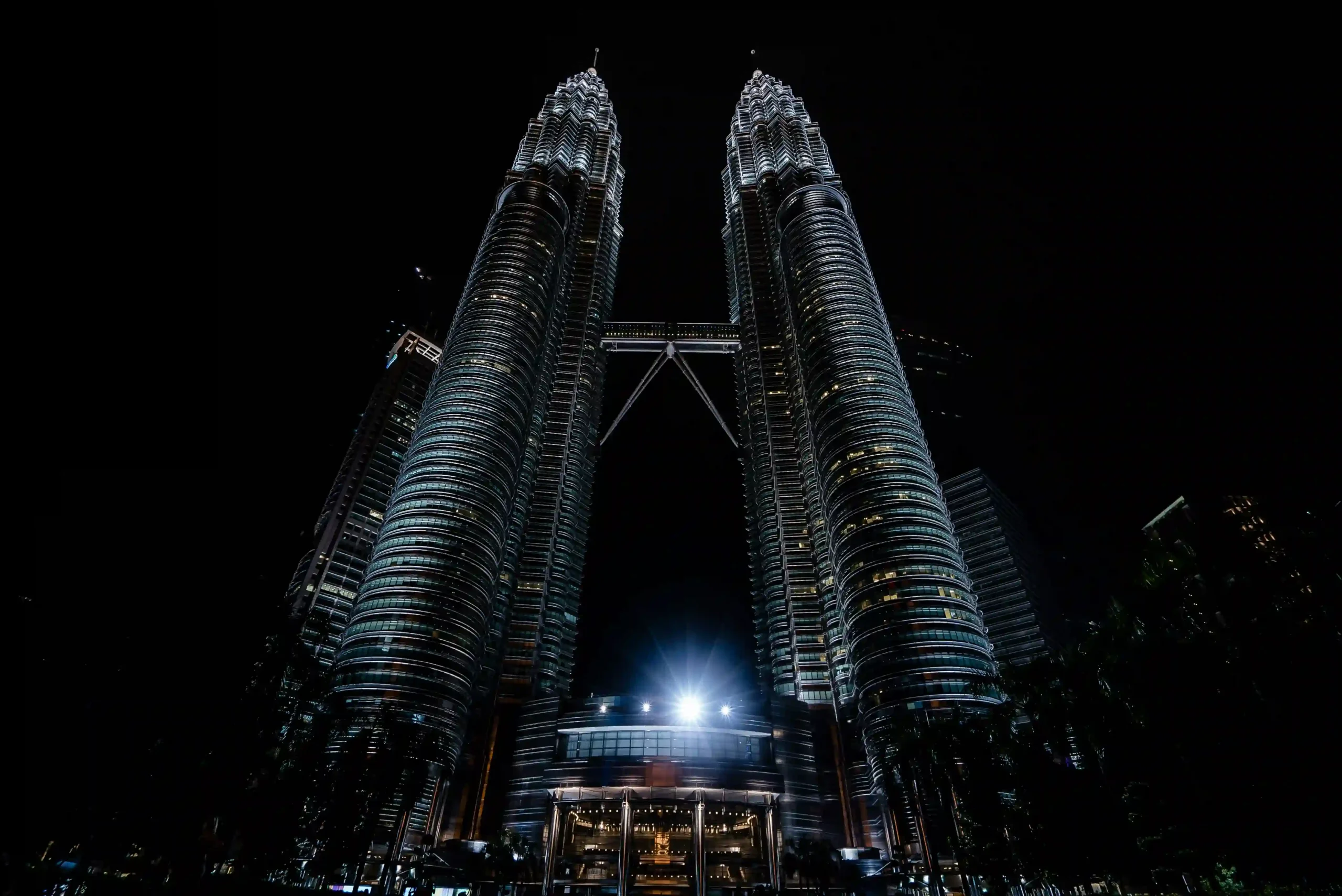Petronas Towers: Stats, Engineering, and Fun Facts Petronas Towers: Stats, Engineering, and Fun Facts petronas towers night skybridge scaled