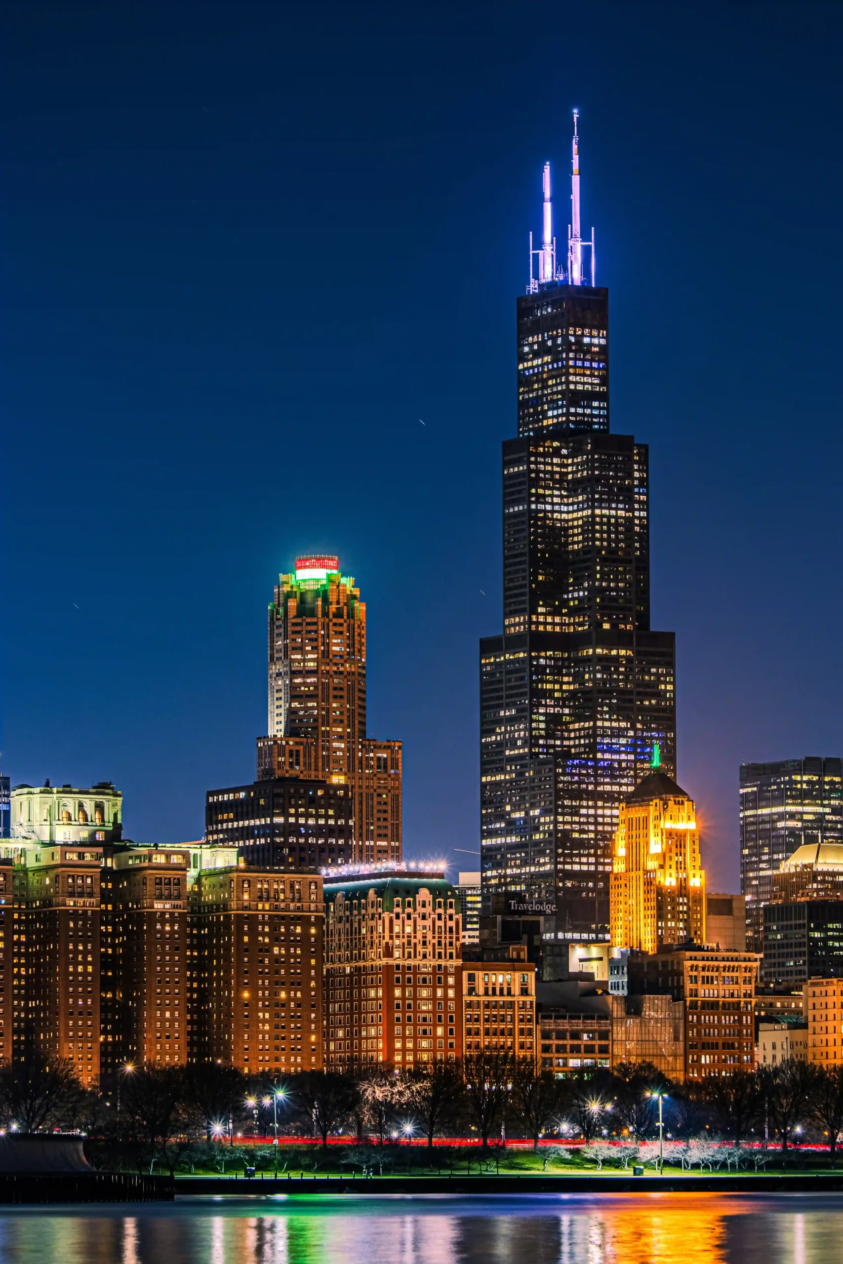Willis Tower: Fun Facts and Information sears tower high above chicago city scaled